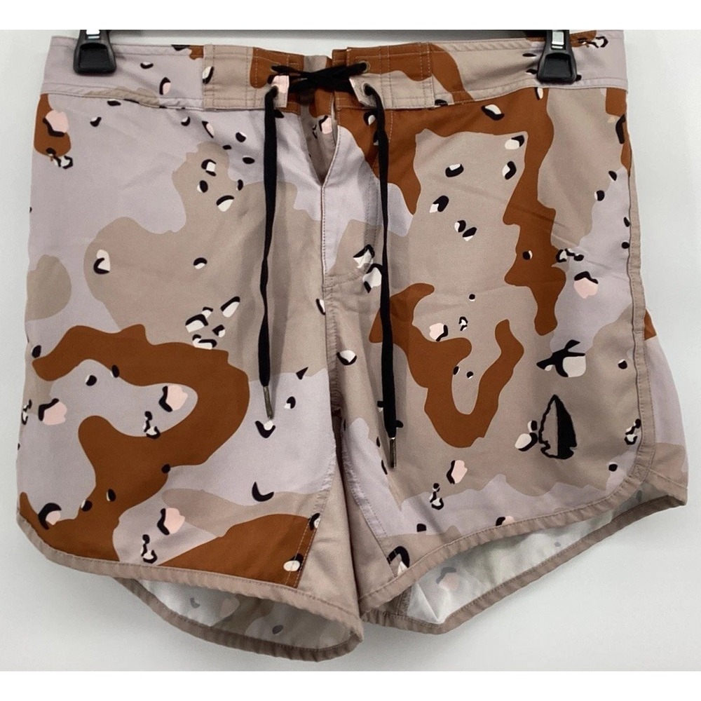 Tachuntfish Shorts Mens Medium Swim Camo Green Shorts Hunting Fish Golf USA